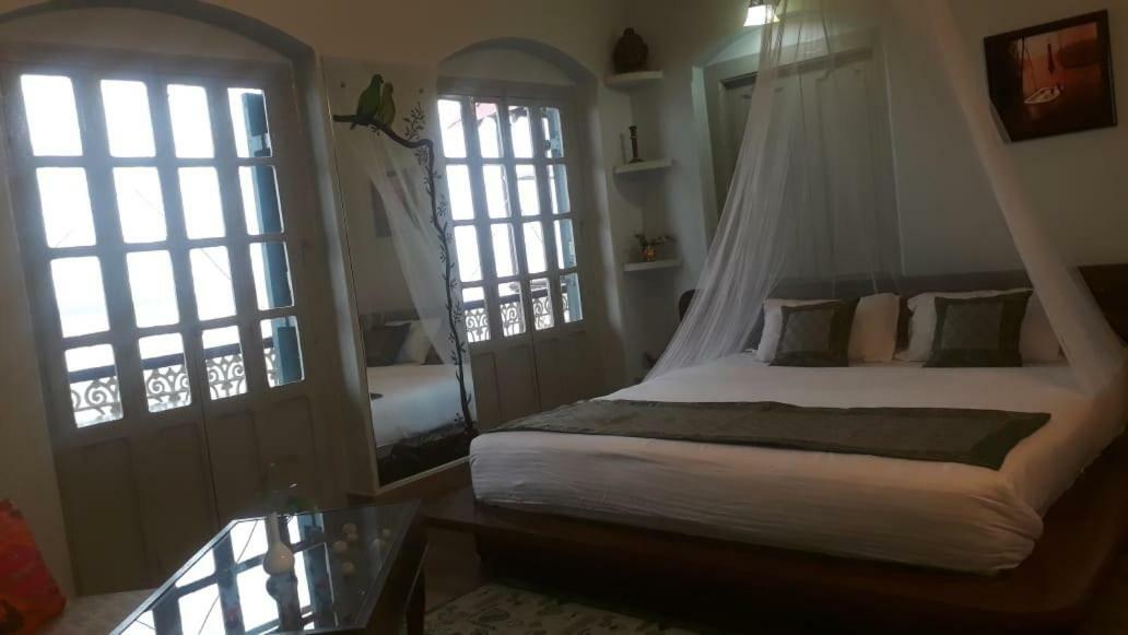 Shiva Ganges View Guest House Varanasi Exterior foto